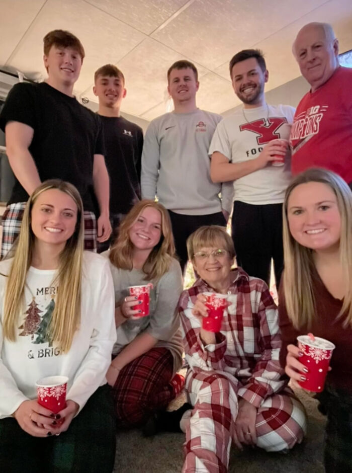 "I Will Never Forget This": Grandparents Love Their Adult Grandkids Surprising Them With Sleepovers "I Will Never Forget This": Grandparents Love Their Adult Grandkids Surprising Them With Sleepovers
