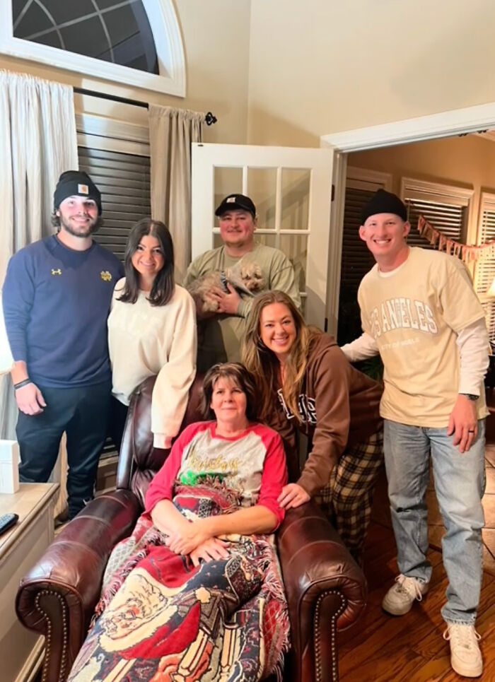 "I Will Never Forget This": Grandparents Love Their Adult Grandkids Surprising Them With Sleepovers "I Will Never Forget This": Grandparents Love Their Adult Grandkids Surprising Them With Sleepovers