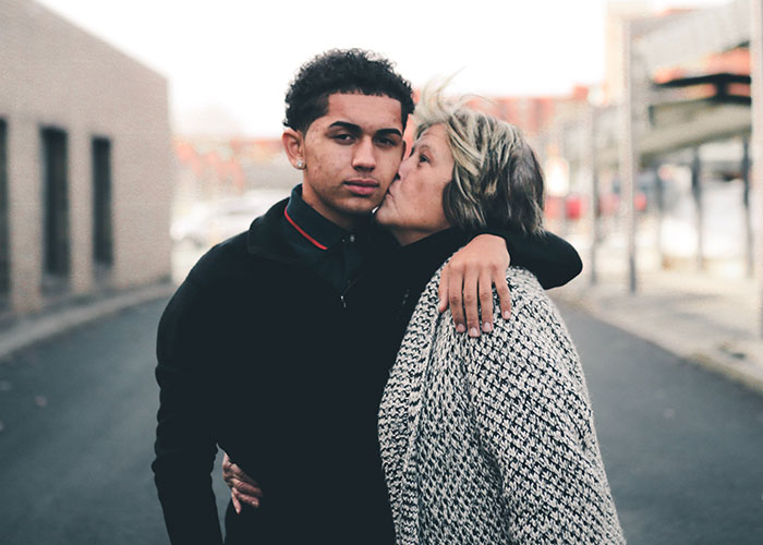 Husband Livid After Wife Leaves A Sign To Keep MIL Out Of Their Bedroom, Realizes His Mistake