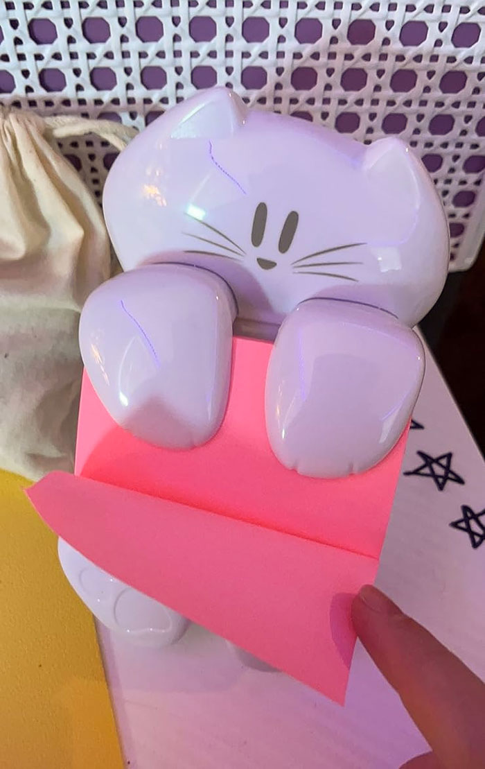  Purr-Fectly Handy Notes At Your Fingertips With The Cat Shaped Sticky Note Dispenser!