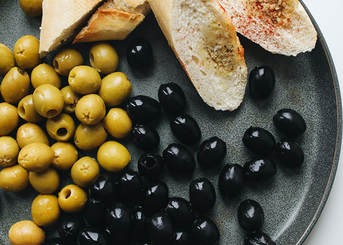 “I Refuse To Believe A Single Soul Wants To Eat It”: 35 People Share Overhyped Foods