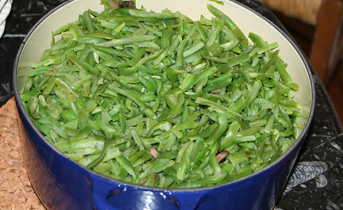 “I Refuse To Believe A Single Soul Wants To Eat It”: 35 People Share Overhyped Foods