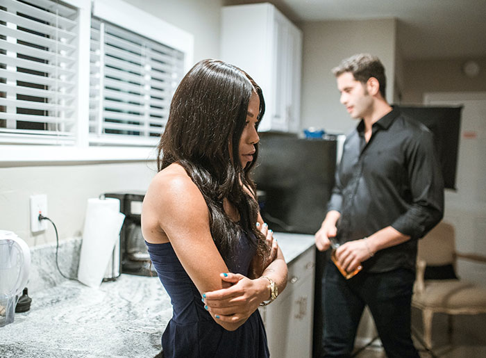 Dinner Gets Awkward After Wife&rsquo;s Secret Comes Out In The Open, Man Ends 20-Year Marriage