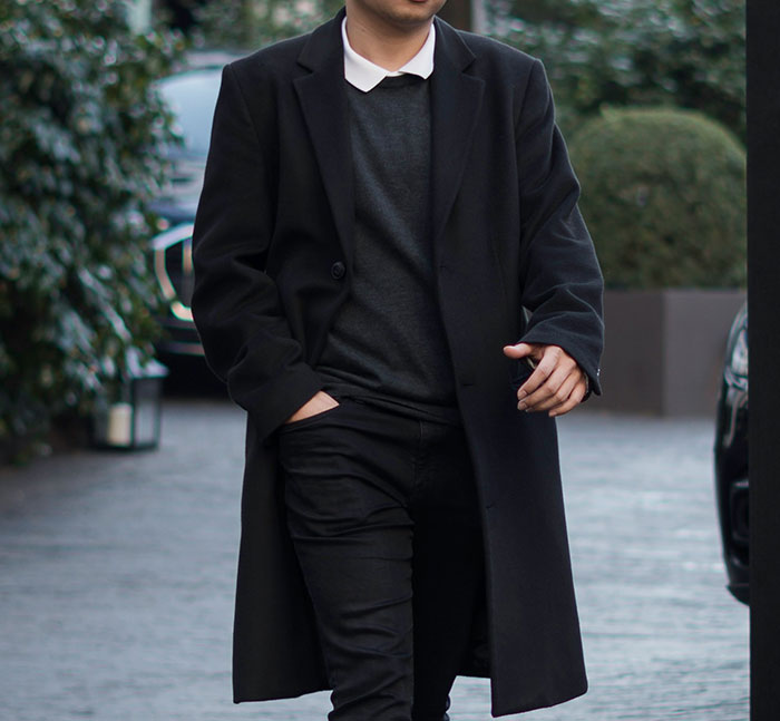 Man Refuses To Back Down After Fianc&eacute;e&rsquo;s Family Turn On Him Over $700 Coat