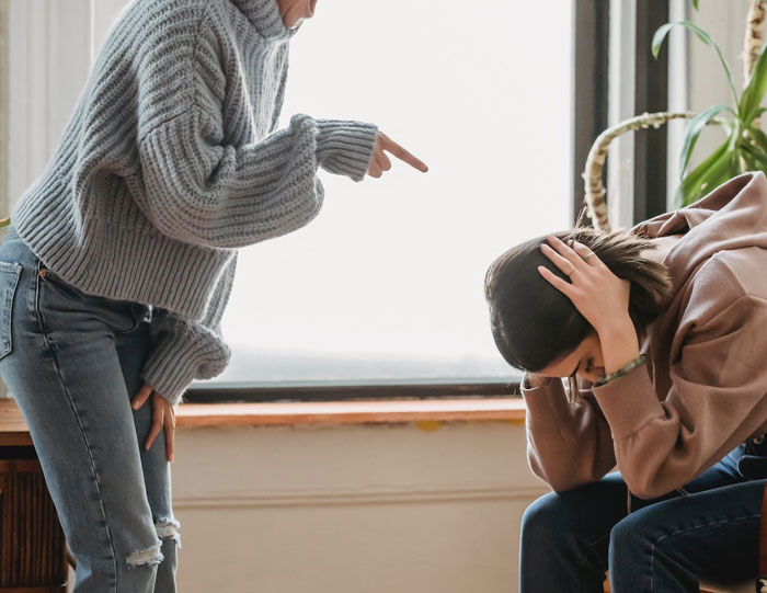 Daughter Gets Smelly Revenge After Mom Kicks Her Out Over Not Helping With Unethical Request Daughter Gets Smelly Revenge After Mom Kicks Her Out Over Not Helping With Unethical Request