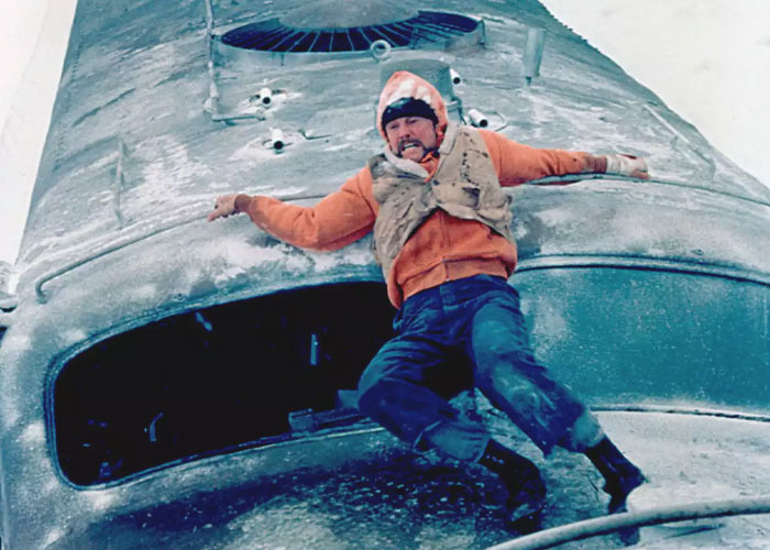 “You Are Going To Be Dead, My Dude”: 50 Internet Users Ruin Popular Movie Tropes With Their In-Depth Knowledge