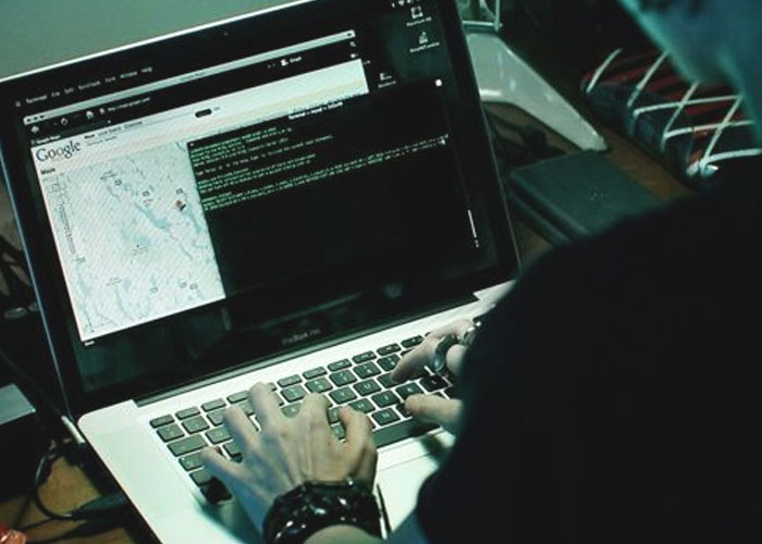 “You Are Going To Be Dead, My Dude”: 50 Internet Users Ruin Popular Movie Tropes With Their In-Depth Knowledge