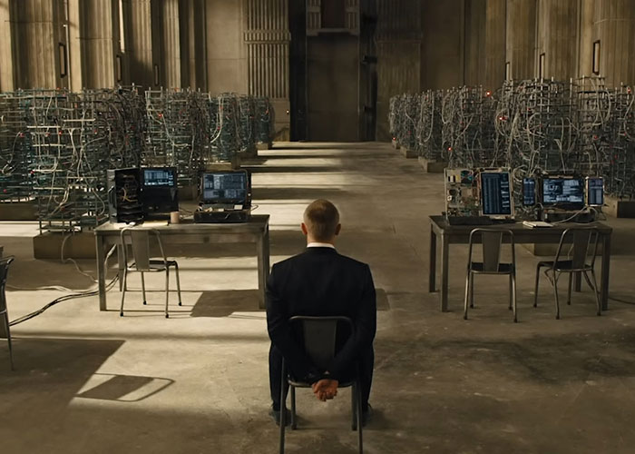 “You Are Going To Be Dead, My Dude”: 50 Internet Users Ruin Popular Movie Tropes With Their In-Depth Knowledge