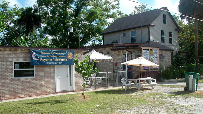 “Something Bad Is Happening There”: 30 Weird And Cult-Like Towns Across The USA