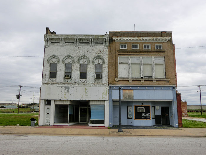 “Something Bad Is Happening There”: 30 Weird And Cult-Like Towns Across The USA