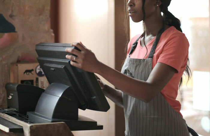 30 Stories Of New Hires Messing Up So Bad They Got Sacked