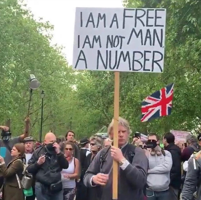 No-Context-Cursed-Images