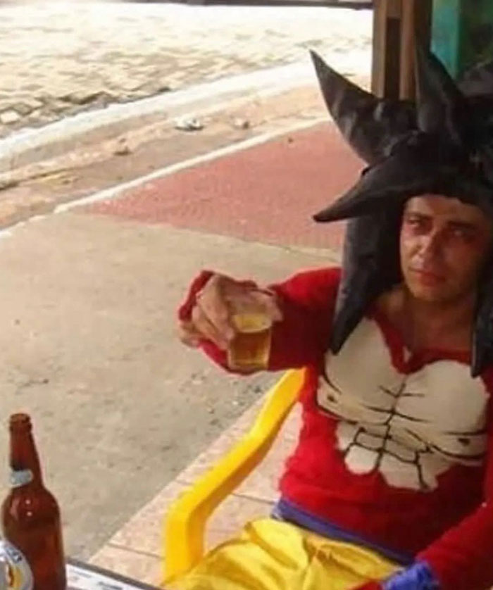 No-Context-Cursed-Images