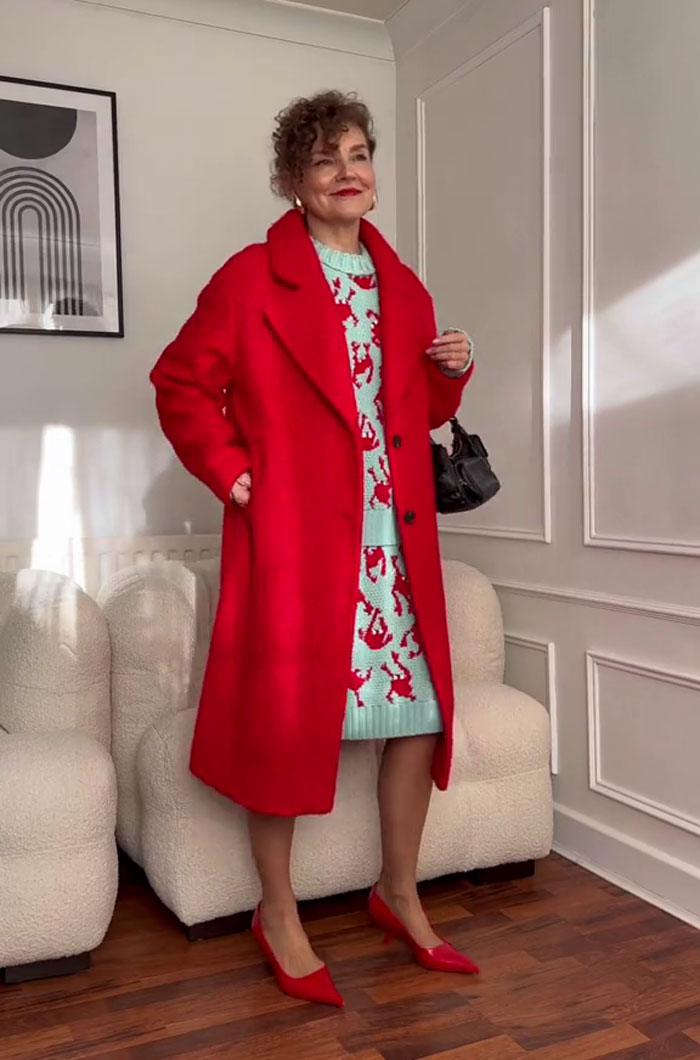 58-Year-Old Woman Loves See-Through Skirts, Wears Them With Confidence, Defying The Stereotypes