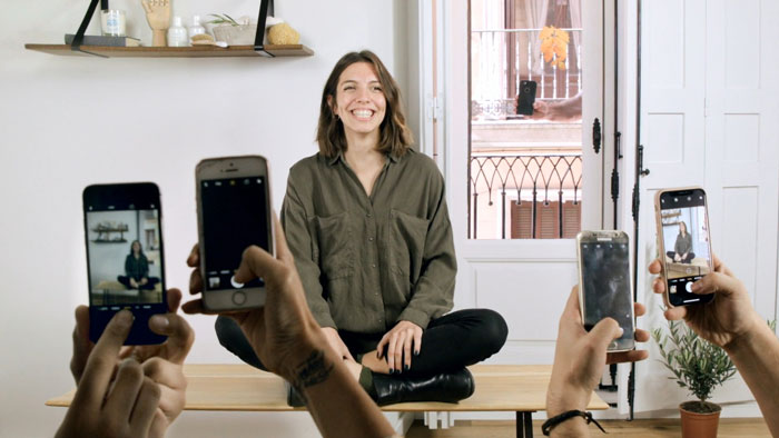 Level up your Insta game with Domestika's Professional Photography for Instagram course ! Turn your smartphone into a powerful camera, learn pro editing skills, and create a unique visual style to really make your posts pop.