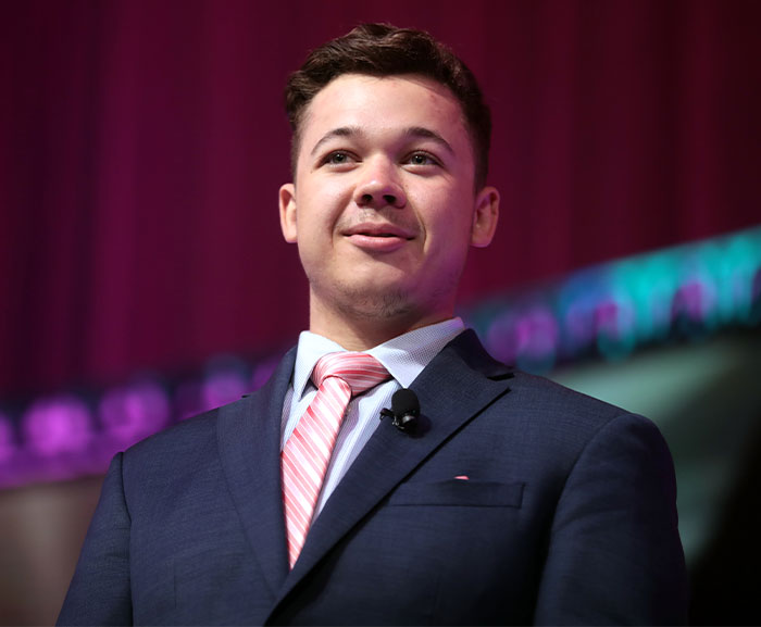 “That Salt Sprinkling Prick”: 45 Celebs That Refused To Let Go Of Their 15 Minutes Of Fame