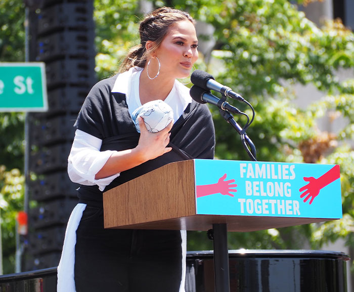 “That Salt Sprinkling Prick”: 45 Celebs That Refused To Let Go Of Their 15 Minutes Of Fame