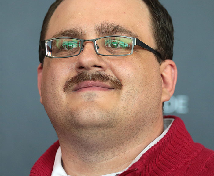 “That Salt Sprinkling Prick”: 45 Celebs That Refused To Let Go Of Their 15 Minutes Of Fame