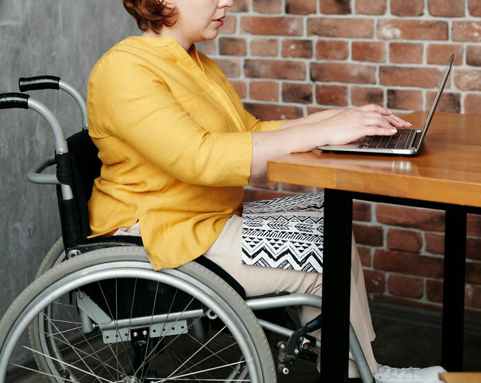 Somebody Just Asked People To Post Examples Of Double Standards, And 45 Responses Were Spot-On