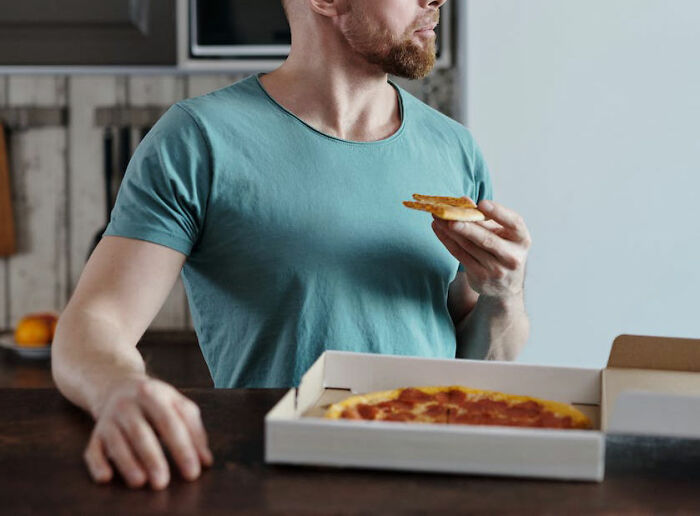 “Sausage Fingers”: 40 Symptoms People Realized Weren’t Just Weird Quirks