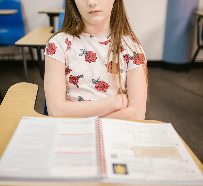 “Sausage Fingers”: 40 Symptoms People Realized Weren’t Just Weird Quirks