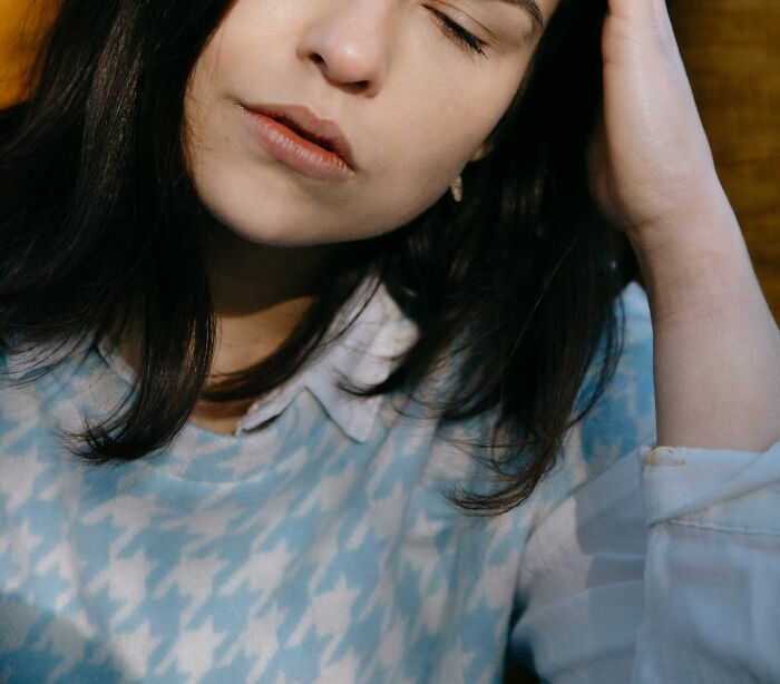 “Sausage Fingers”: 40 Symptoms People Realized Weren’t Just Weird Quirks