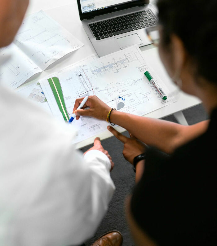 30 Of The Most Entertaining ‘It Doesn’t Work Like That’ Stories, Told By Professionals