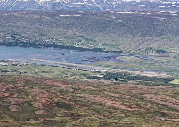 35 Airports Pilots Would Rather Never Land In If They Could Choose