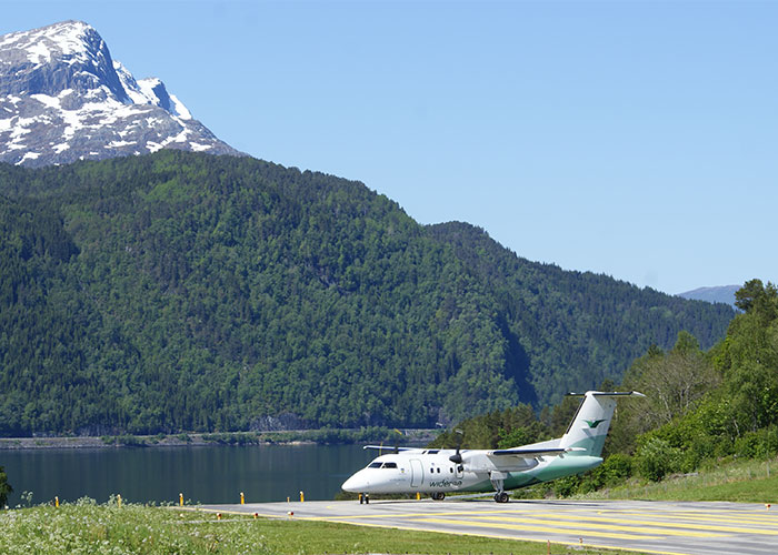 35 Airports Pilots Would Rather Never Land In If They Could Choose