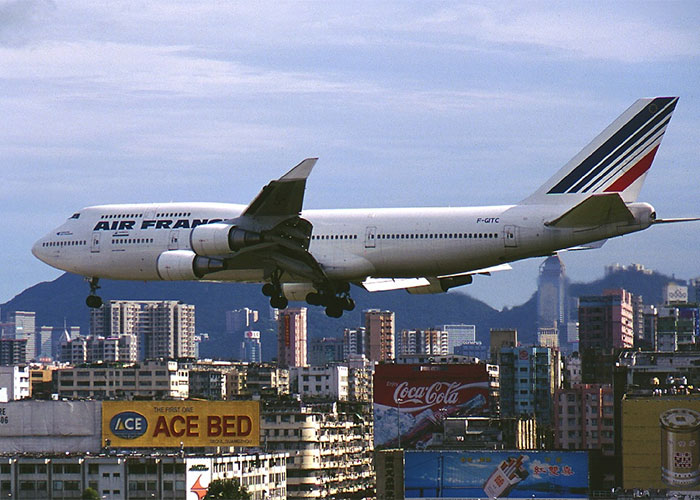 35 Airports Pilots Would Rather Never Land In If They Could Choose