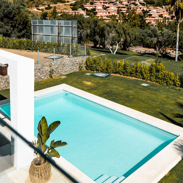 Dipping pool near the house