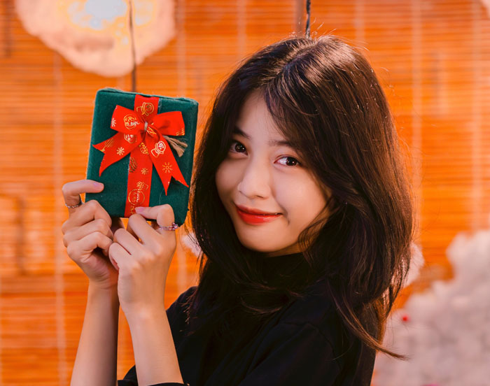 &ldquo;His Anger Was Out Of Line&rdquo;: Dad Wants Daughter To Deposit Christmas Check, Loses It As She Doesn&rsquo;t