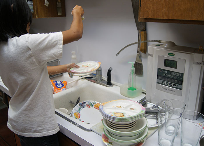 “Everyone Will Hate You”: 35 Restaurant Workers Reveal Dirty Secrets You Might Not Want To Know