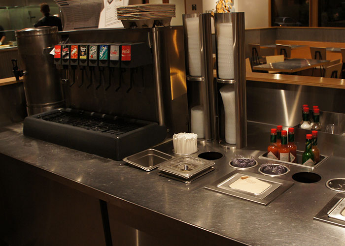 “Everyone Will Hate You”: 35 Restaurant Workers Reveal Dirty Secrets You Might Not Want To Know