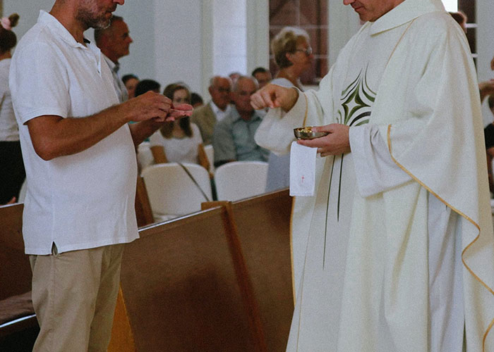 “Everyone Will Hate You”: 35 Restaurant Workers Reveal Dirty Secrets You Might Not Want To Know