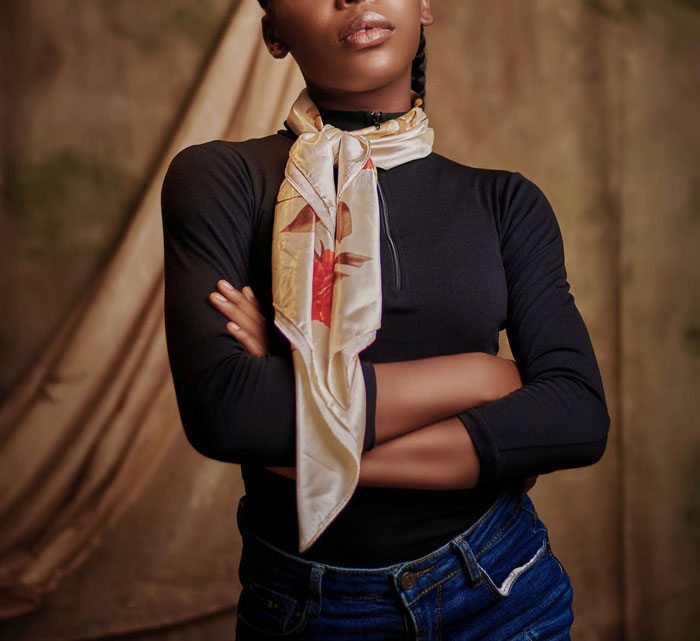 Woman In Casual Clothes Refused Service At Designer Shop, Makes Clerk Regret It Woman In Casual Clothes Refused Service At Designer Shop, Makes Clerk Regret It