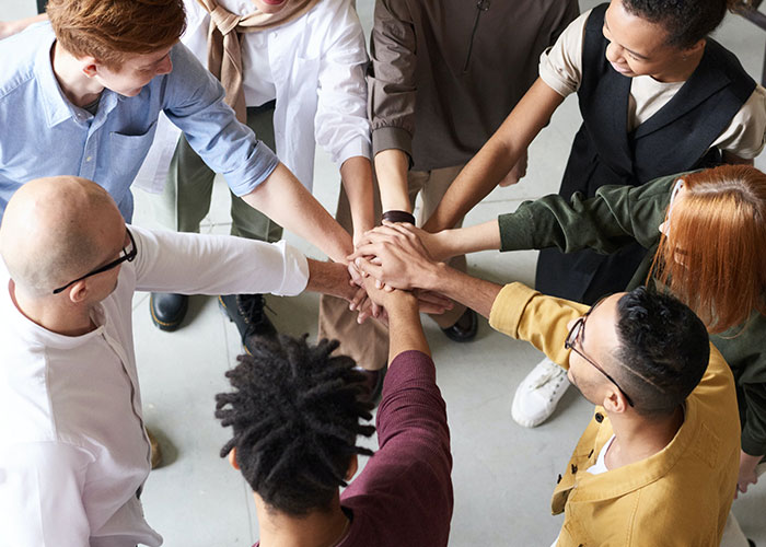 30 Signs Of A Toxic Workplace That Many People Are So Used To, They Don't Recognize Them