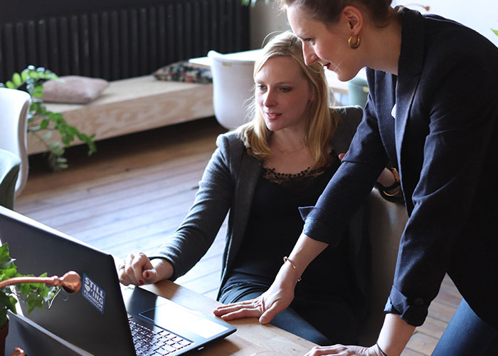 30 Signs Of A Toxic Workplace That Many People Are So Used To, They Don't Recognize Them