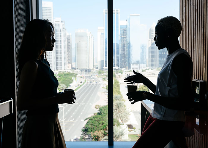 30 Signs Of A Toxic Workplace That Many People Are So Used To, They Don't Recognize Them