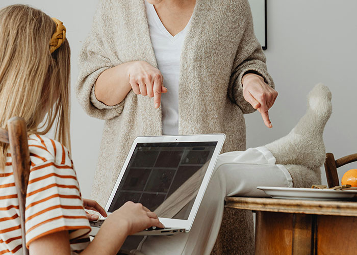 “The Broom That Just Won't Stay Still”: 40 Things People Started To Hate Over Time