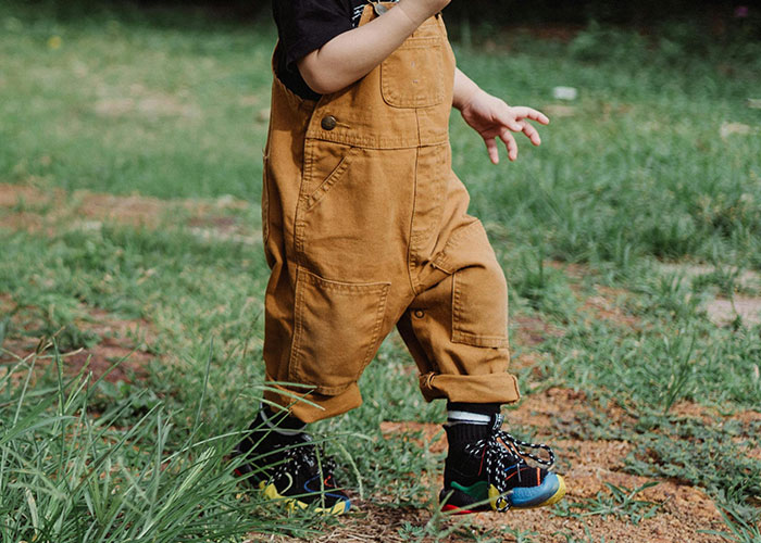 People Are Sharing The Weirdest Things They've Seen At A Friend's House (30 Answers)