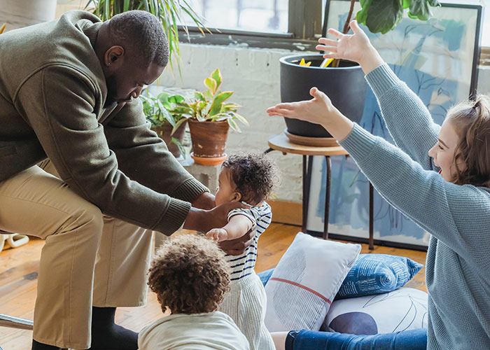 "I Am Begging Parents To Stop": Therapist Lists The Absolute Worst Behaviors That Cause Trauma "I Am Begging Parents To Stop": Therapist Lists The Absolute Worst Behaviors That Cause Trauma