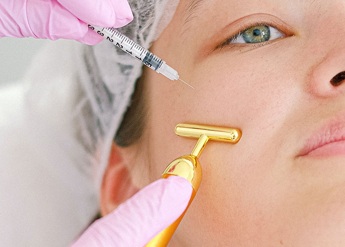 “Settle Down, Handsome Squidward”: 40 People Reveal What Beauty Standards They Find Unattractive