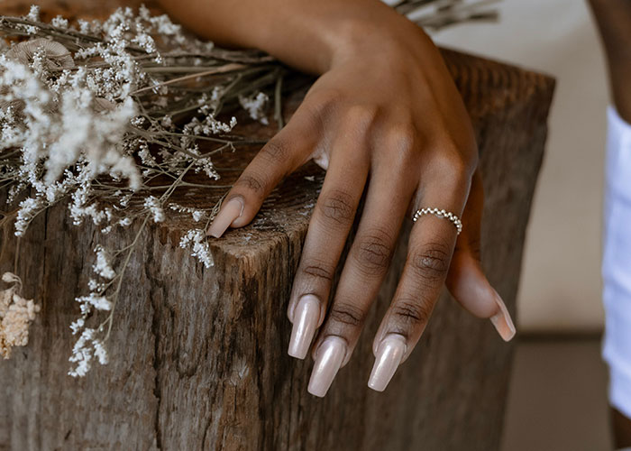 “Settle Down, Handsome Squidward”: 40 People Reveal What Beauty Standards They Find Unattractive