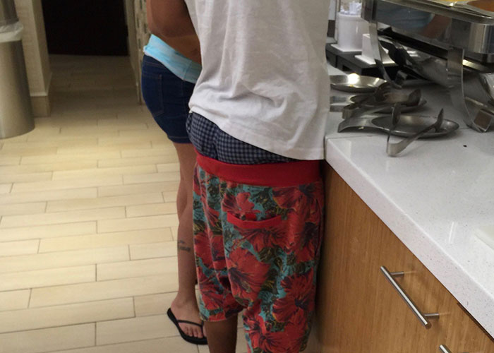 “Settle Down, Handsome Squidward”: 40 People Reveal What Beauty Standards They Find Unattractive