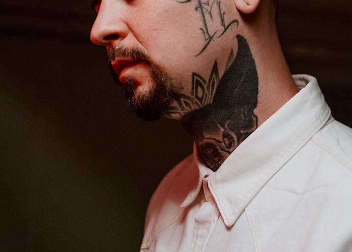 “Settle Down, Handsome Squidward”: 40 People Reveal What Beauty Standards They Find Unattractive