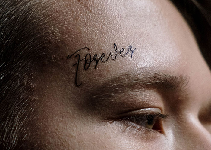 “Settle Down, Handsome Squidward”: 40 People Reveal What Beauty Standards They Find Unattractive