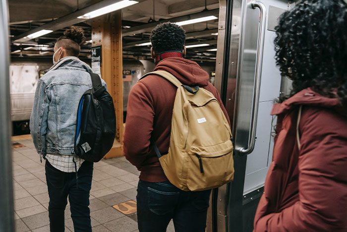 “What’s An Unwritten Rule In Your Country That Tourists Always Seem To Break?” (30 Answers)