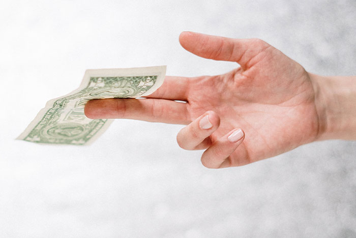 “What’s An Unwritten Rule In Your Country That Tourists Always Seem To Break?” (30 Answers)