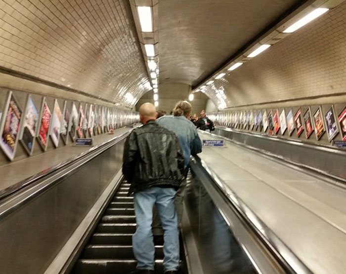 “What’s An Unwritten Rule In Your Country That Tourists Always Seem To Break?” (30 Answers)